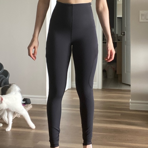 Lululemon Break a Trail 28 inch super high waisted leggings in size 0 - Picture 2 of 3